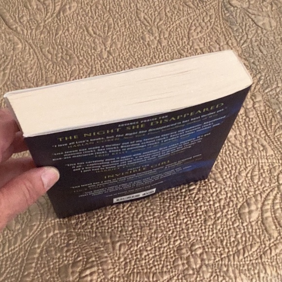 📚THE NIGHT SHE DISAPPEARED. - Picture 6 of 7